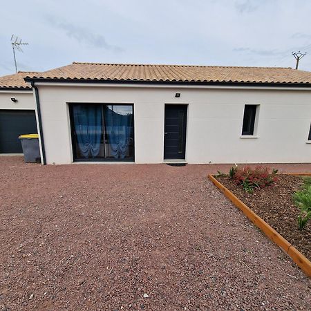 Coeur De Village Commerces Proximite Center Parcs Les-Trois-Moutiers Dış mekan fotoğraf